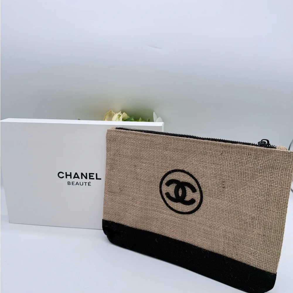 Chanel Beauty Cosmetic Bag Gift Bag Makeup Pouch New In Box 11” * 8”